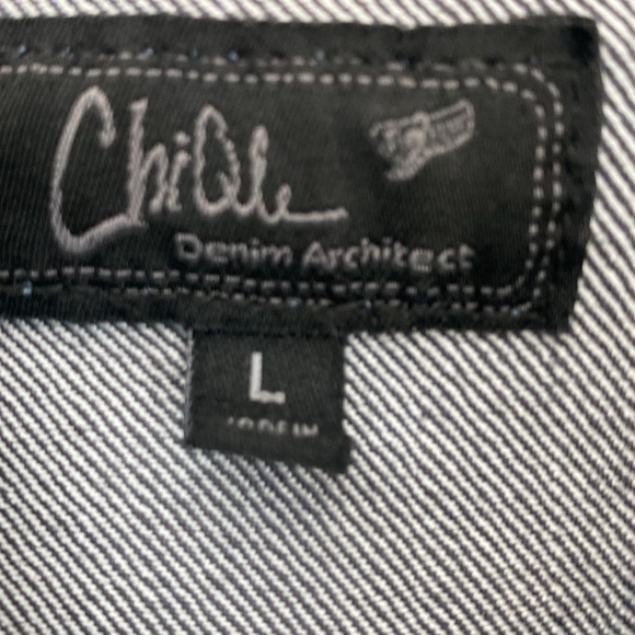 FABULOUS Hand Painted Upcycled Jean Jacket in Size Large. Distressed w/Studs. - Picture 6 of 12